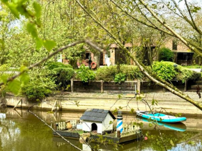 The Barn at Whitehouse Farm 18th century 3 bed Barn- Beautifully converted